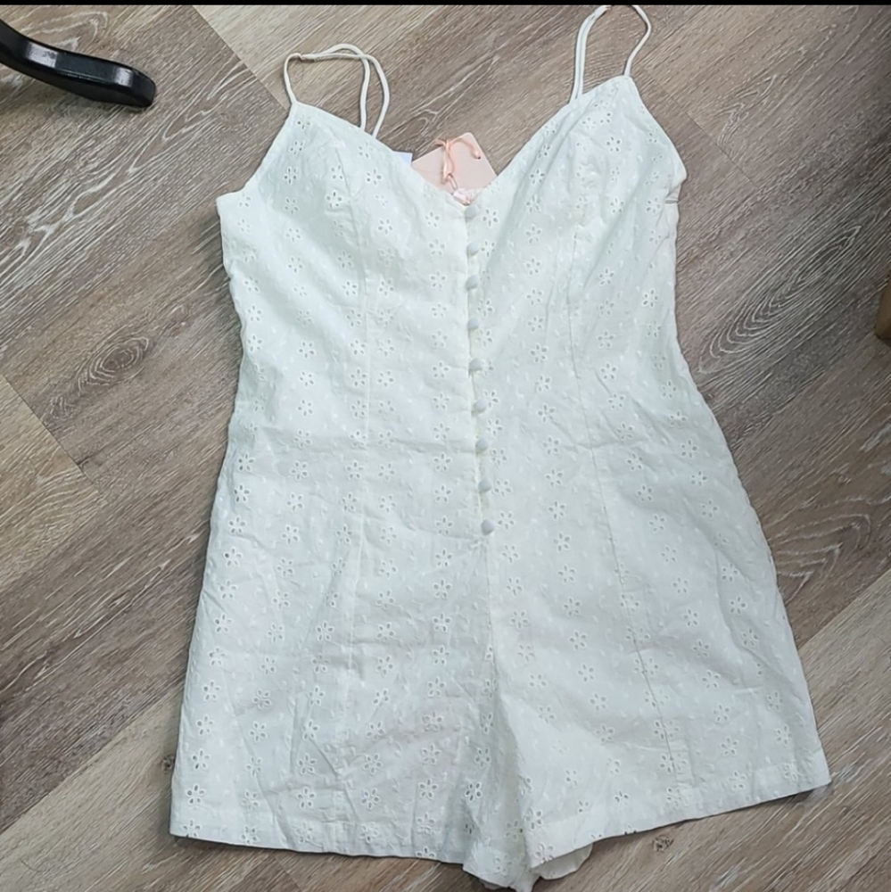 PacSun Lottie Moss White Cotton Eyelet Romper Size Medium NWT